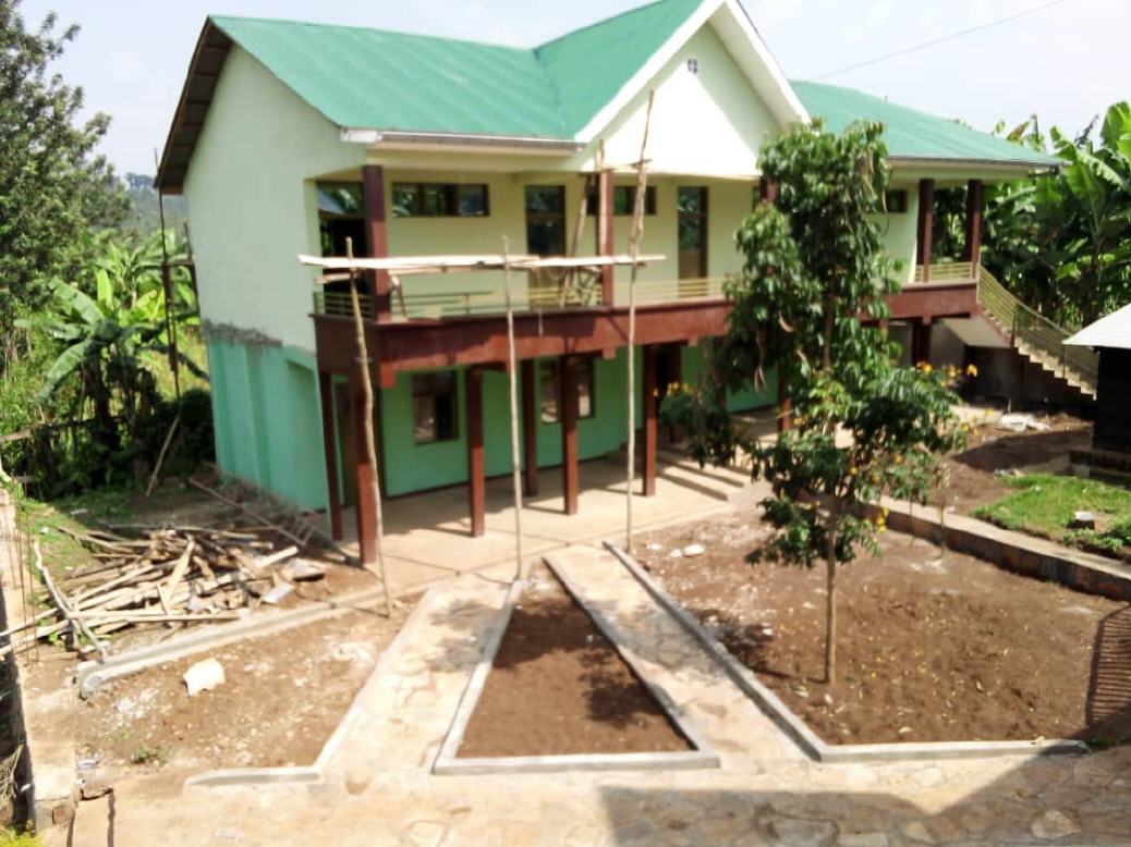 L'&Eacute;cole de Paix - wird bald ihre T&uuml;ren &ouml;ffnen